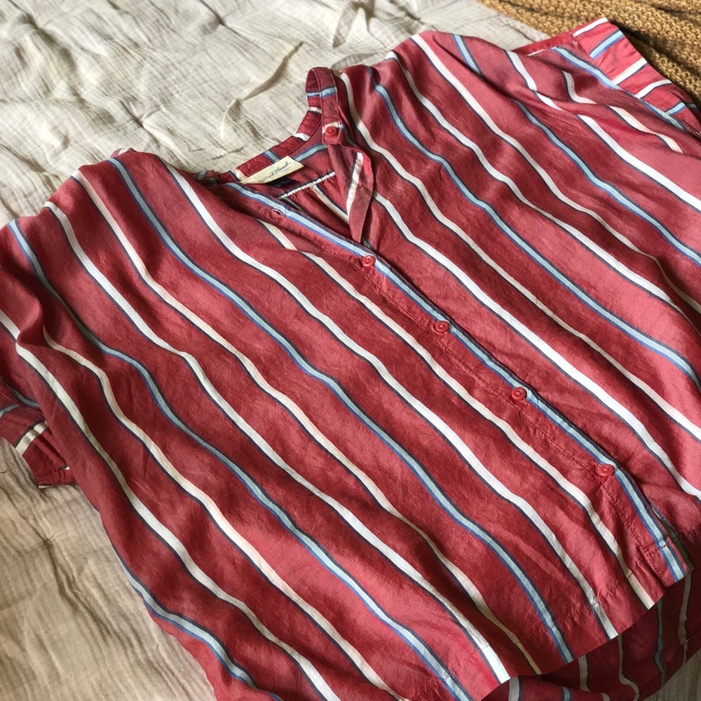 Universal Thread Shirt